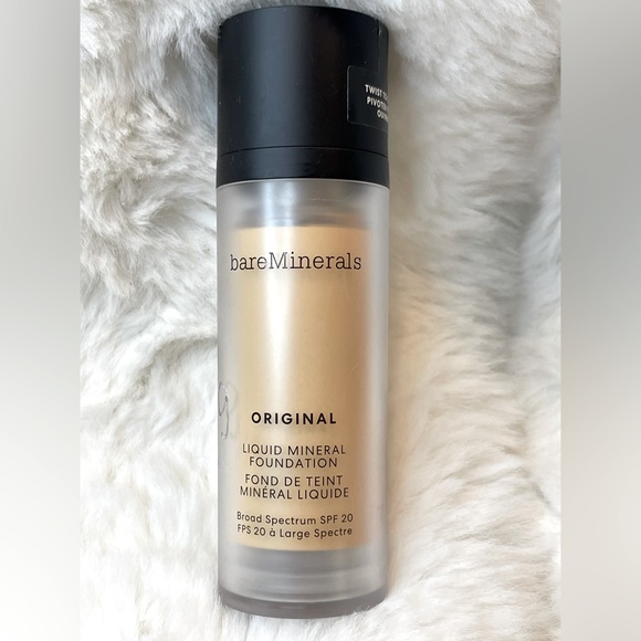 bareMinerals Other - 🔥NEW🔥 Bare Minerals Original Liquid Mineral Foundation in Neutral Ivory